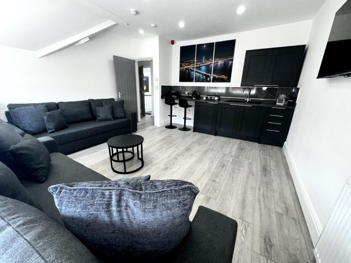 New Osborne Luxury Hottub And Jacuzzi Suites Blackpool Bagian luar foto