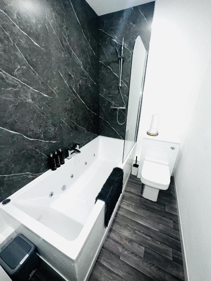 New Osborne Luxury Hottub And Jacuzzi Suites Blackpool Ruang foto